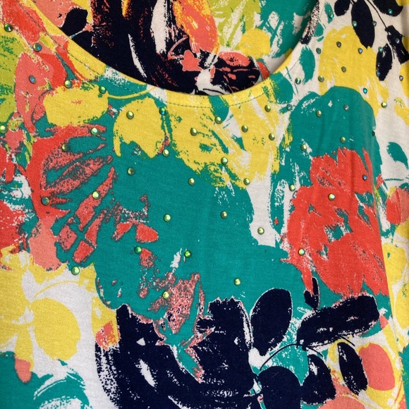 Ruby Rd. Plus Floral Sharkbite Tunic Top - Picture 5 of 6